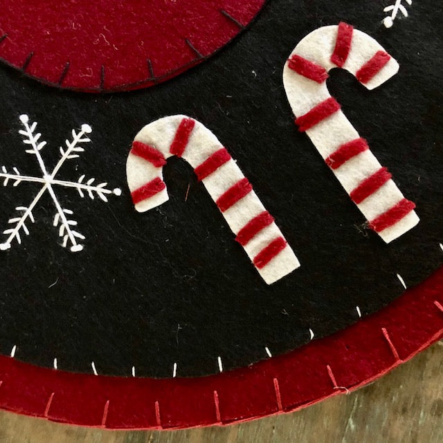 Candle Mat - Candy Canes