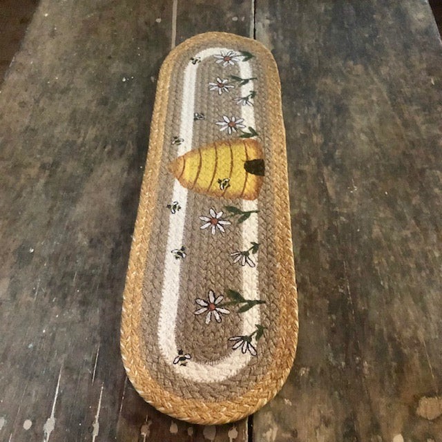Runner - Bee Hive