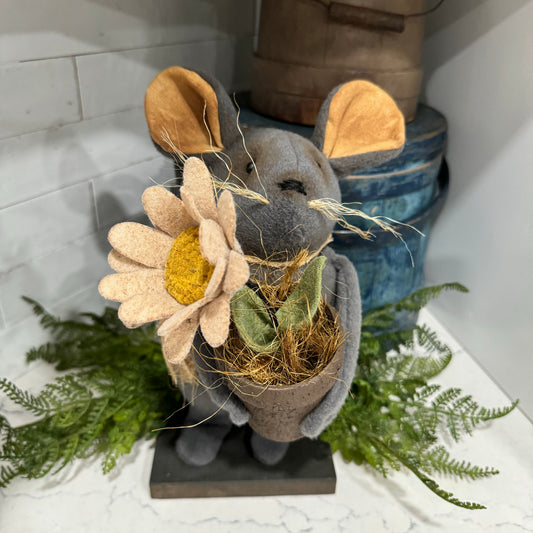 Rugged Chic - Mousy Mouse