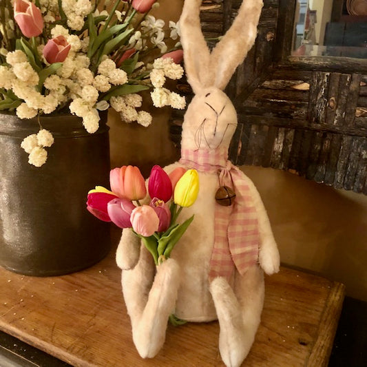 Raggedy Junction - Sitting Cream Bunny