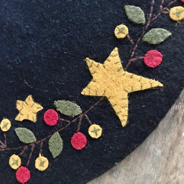Candle Mat - Stars And Berries