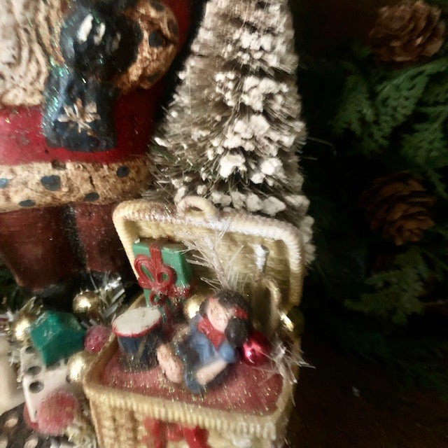 Krisnick - Gift Basket Santa